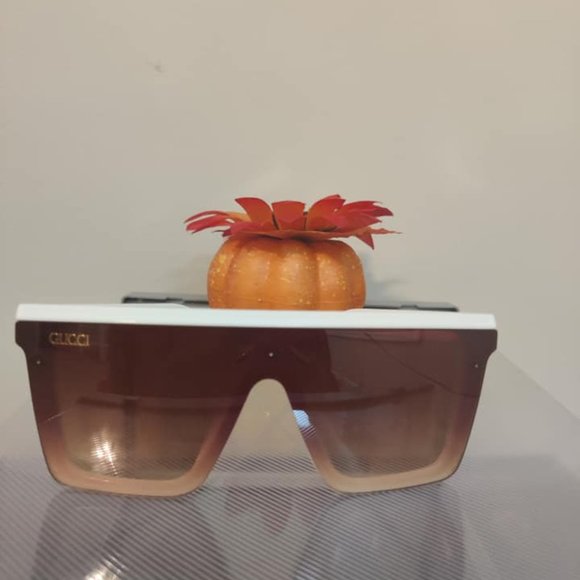 Stylish WHITE ADVITAR SUNGLASSES! - Picture 2 of 3